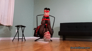 www.caroline-pierce.com - Forniphilia: a Living Chair thumbnail